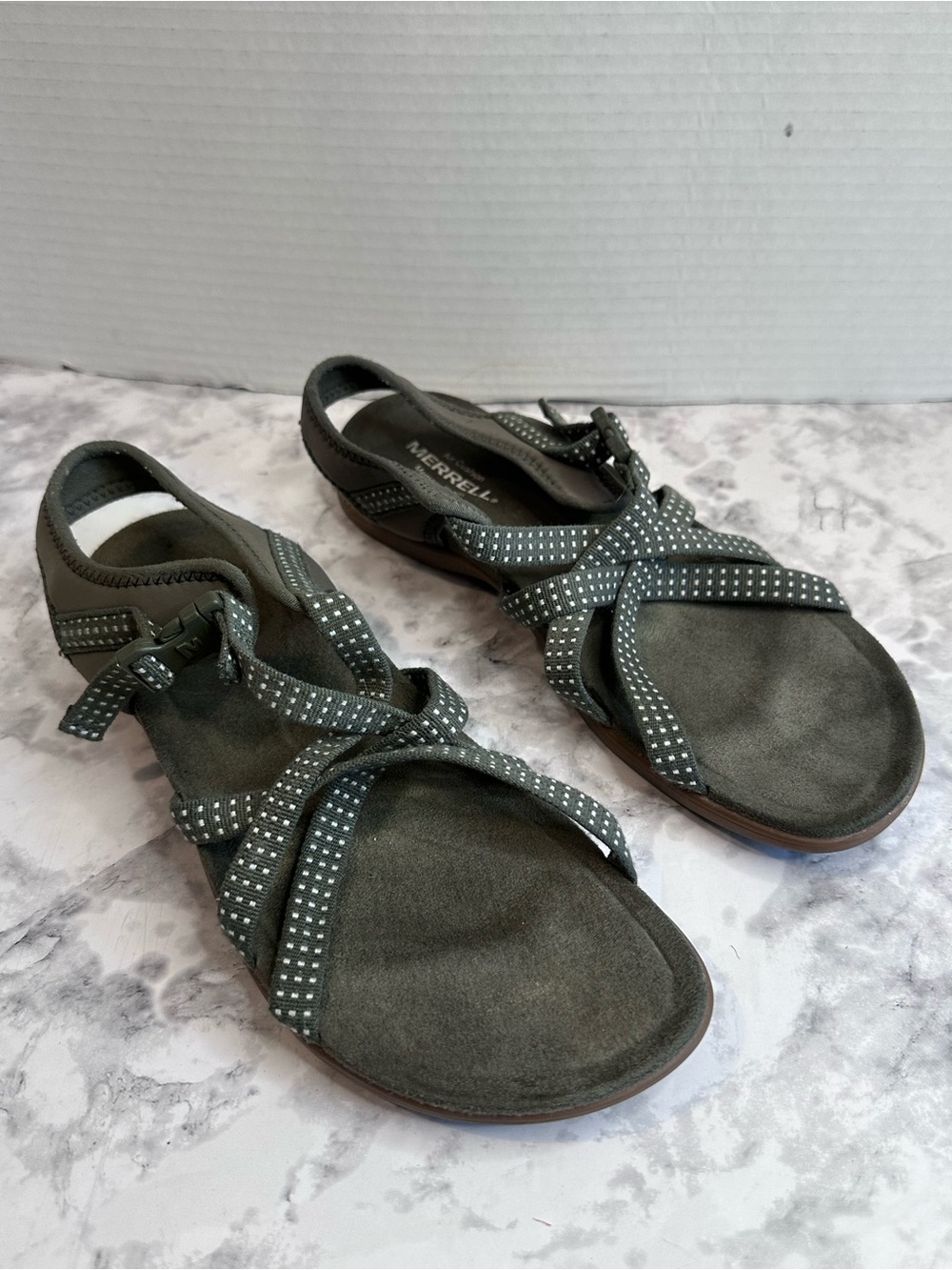 Merrel Air Cushion Memory Foam Womens Size 7 Dusty Olive Comfort Walking Sandals